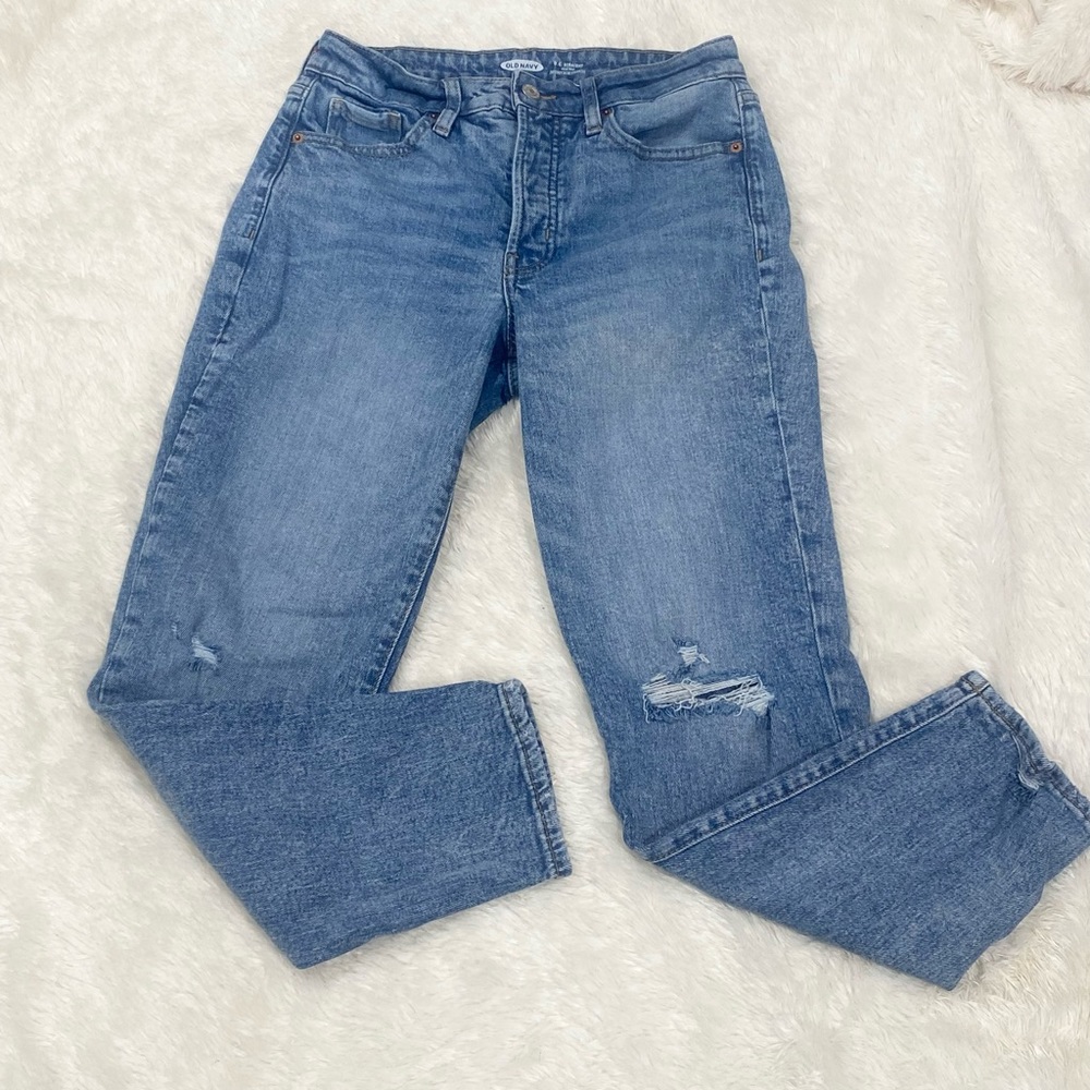 Distressed High Rise Straight Jeans